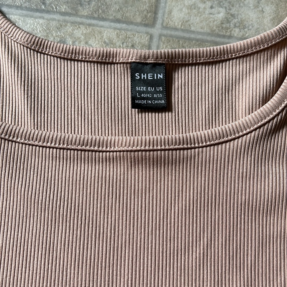 SHEIN Scoop Neck - Picture 8 of 9